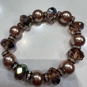 Elegant Rose Beaded Bracelet with Crystals ✨